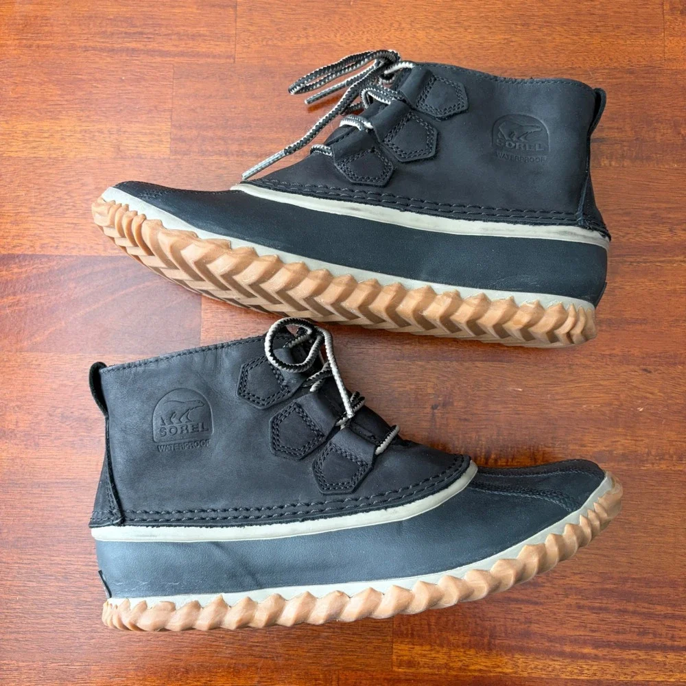Sorel Out and About Waterproof Leather Rubber Duck Boots 7